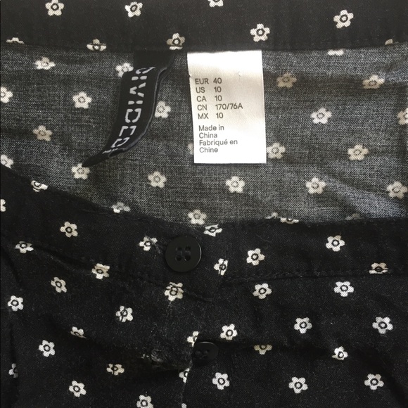 H&M Skirt - Picture 2 of 2